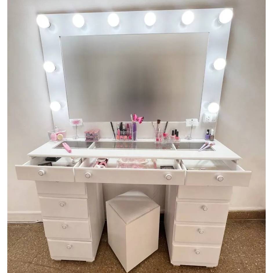 Мuеblе Тосаdоr Еѕрејо Ноllуwооd